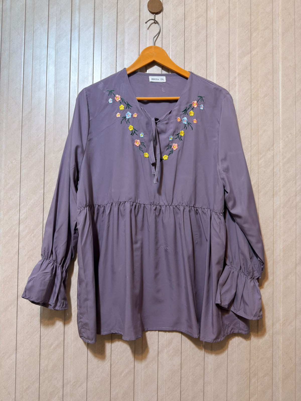 Chest 22  Lenght 27  Fabric Silk Women’s Modern Essential Full Sleeve Top
