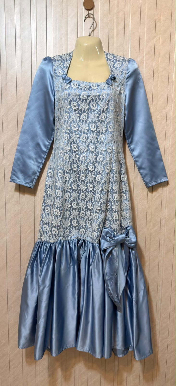 Chest 17  Lenght 50  Fabric silk Western Women’s Premium Maxi Dress