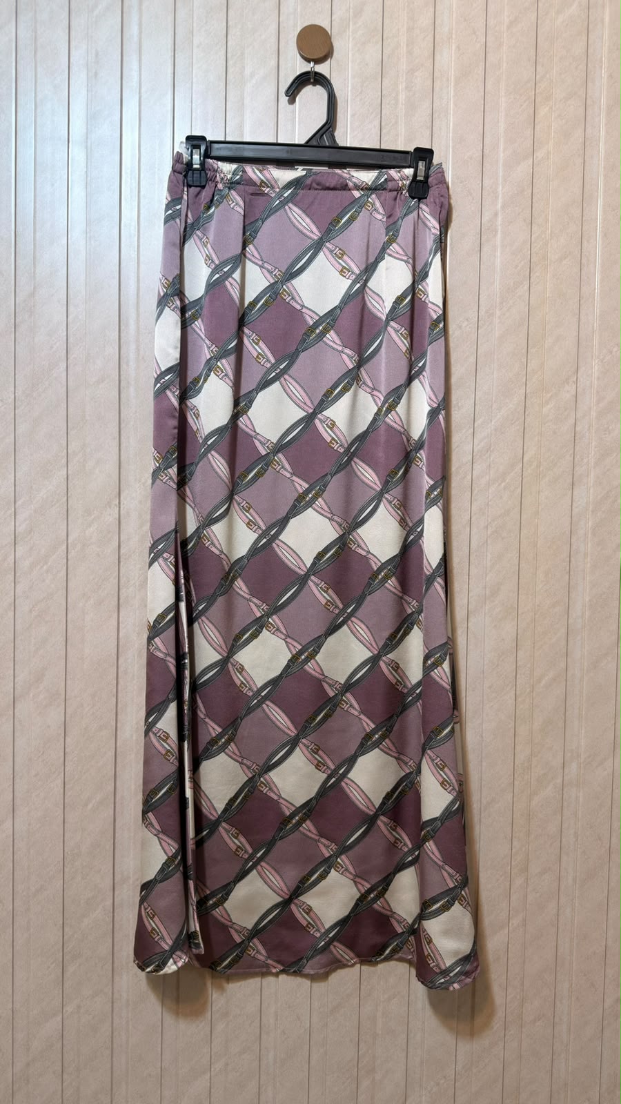 Waist 26  Length 39  Fabric Silk Women’s Western Fashion Skirt
