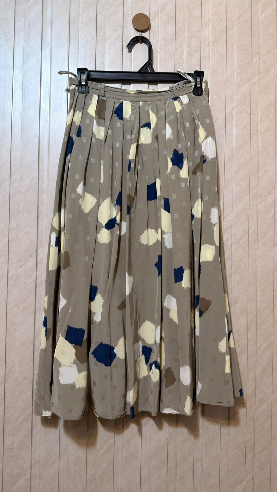 Waist 26  Length 29  Fabric Silk Women’s Trendy Fashion Skirt