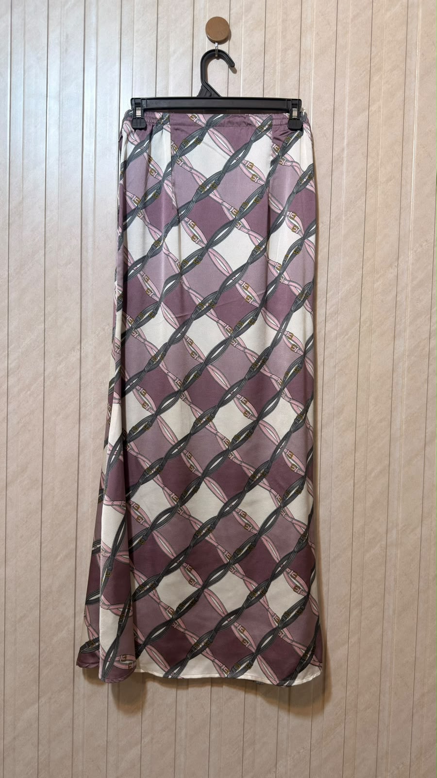 Waist 26  Length 39  Fabric Silk Women’s Western Fashion Skirt