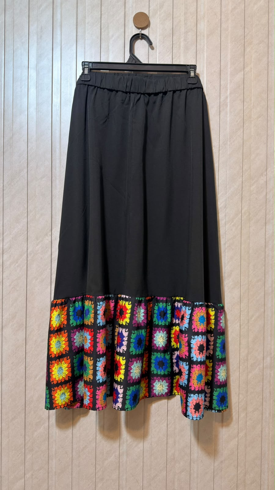 Waist 40  Length 33  Fabric Silk Women’s Luxury Skirt