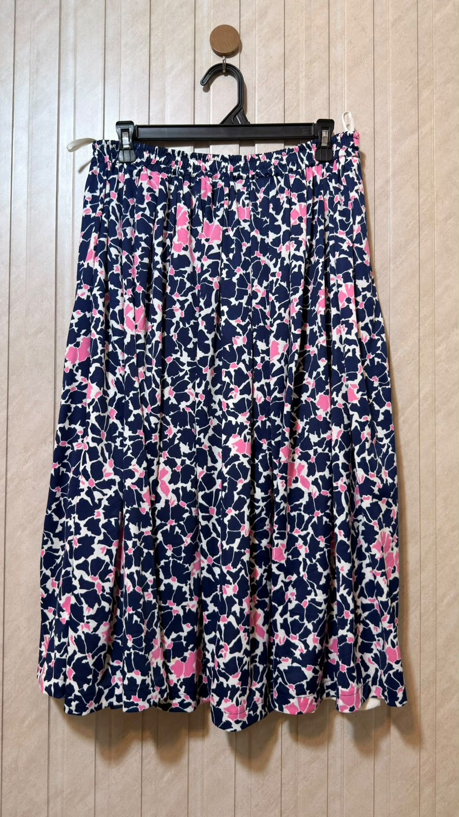 Waist 34  Length 29  Fabric Silk Women’s Fashionable Skirt