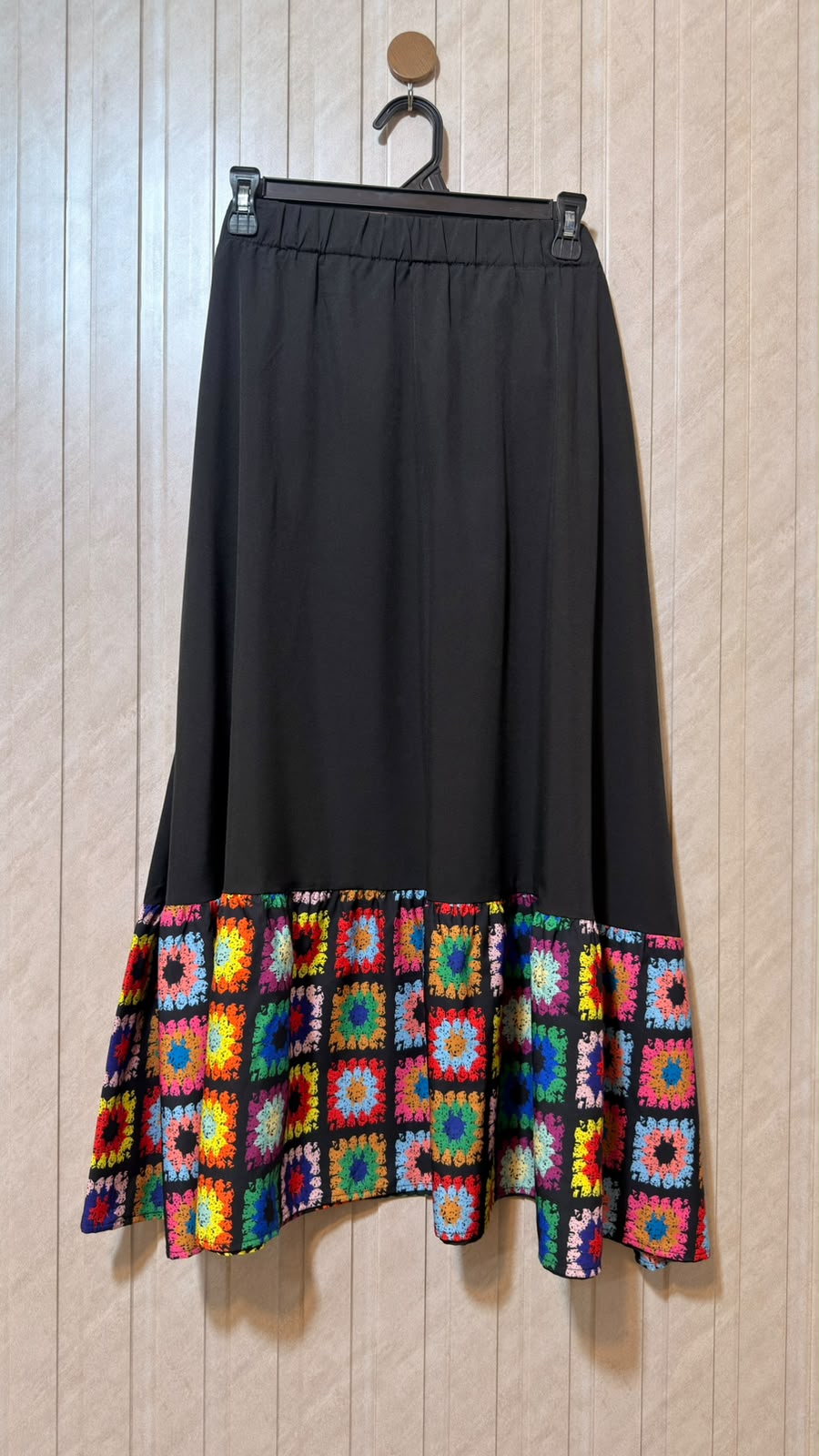 Waist 40  Length 33  Fabric Silk Women’s Luxury Skirt