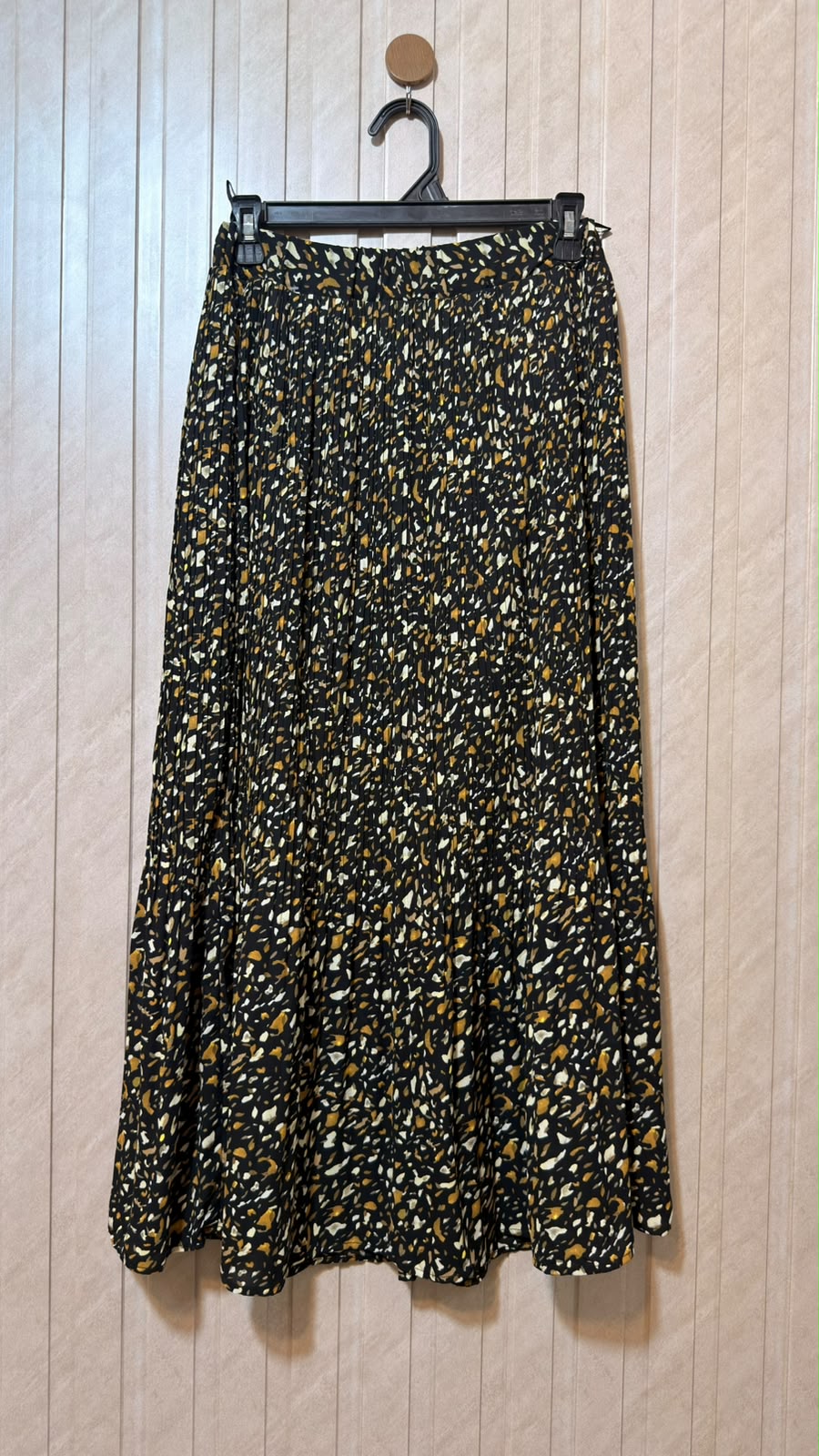 Waist 30  Length 34  Fabric Chiffon Women’s Elegant Fashion Skirt