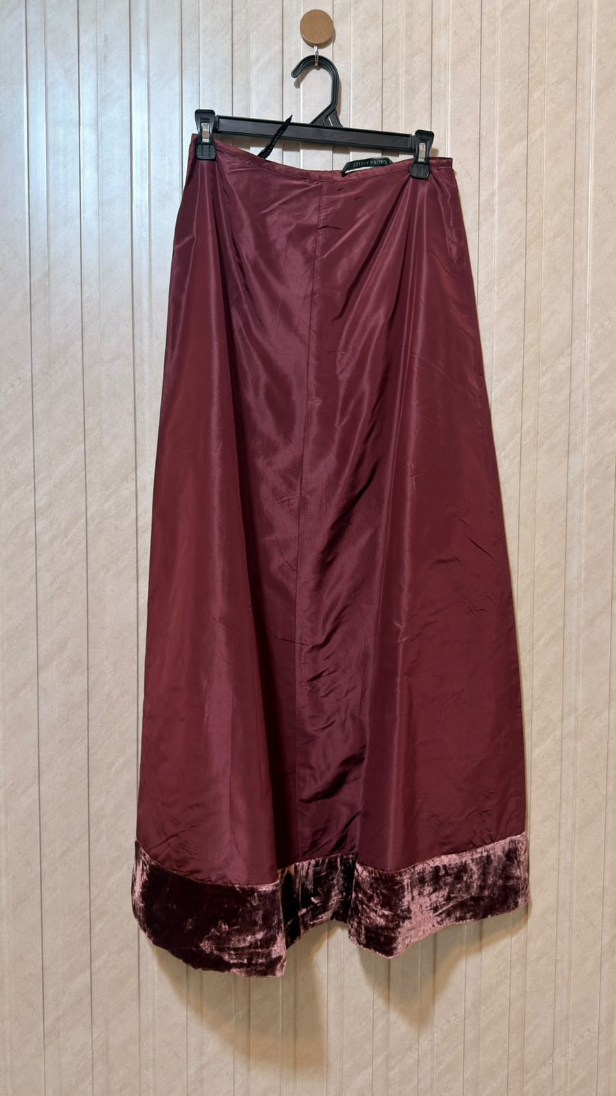 Waist 26  Length 38  Fabric Silk Women’s Modern Fashion Skirt