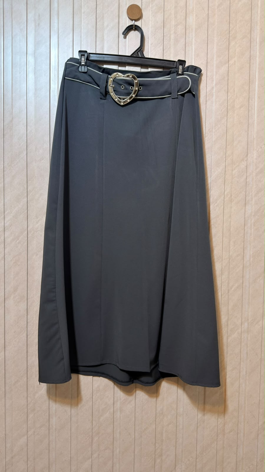 Waist 32  Length 34  Fabric Silk Women’s Designer Skirt