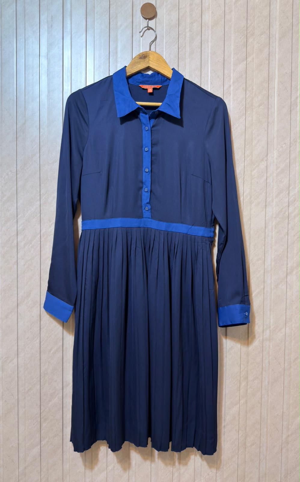 Chest 18  Lenght 39  Fabric silk Modern Women’s Long Top