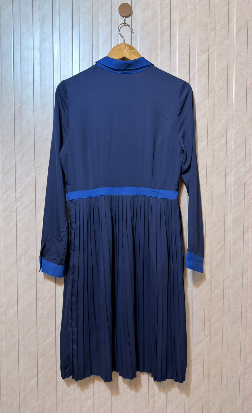 Chest 18  Lenght 39  Fabric silk Modern Women’s Long Top