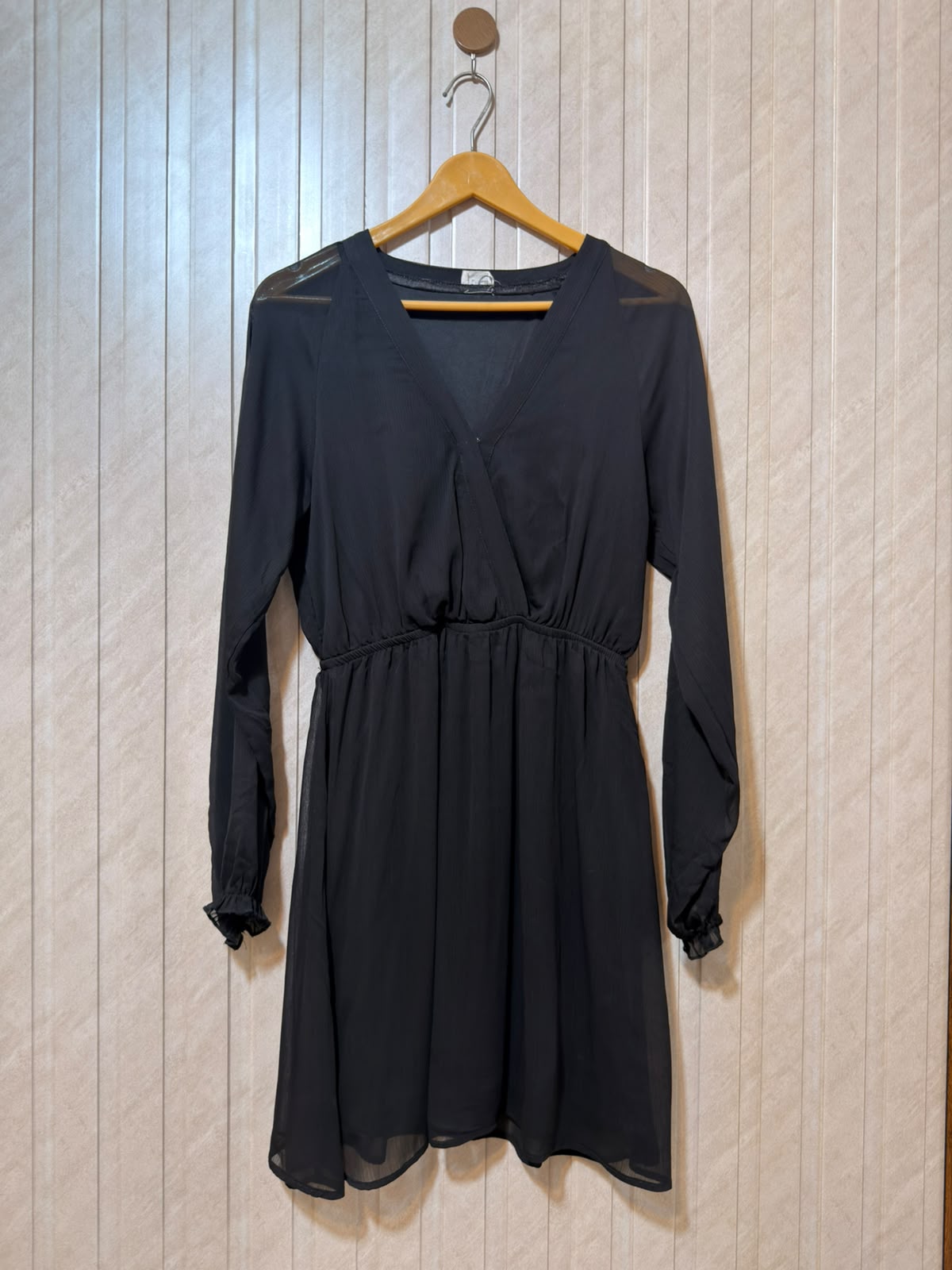 Chest 17  Lenght 35  Fabric chiffon Fashionable Western Women’s Long Top