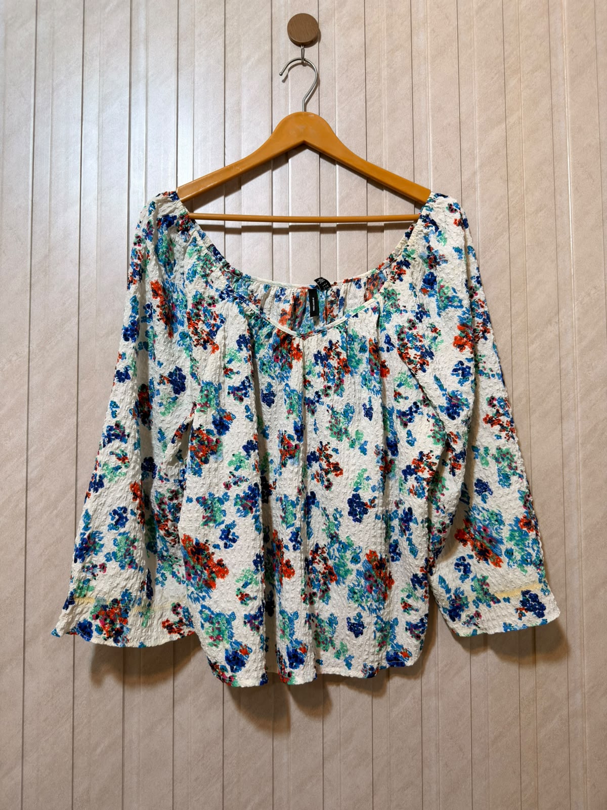 Chest 20  Lenght 26  Fabric linen Women’s Stylish Full Sleeve Top