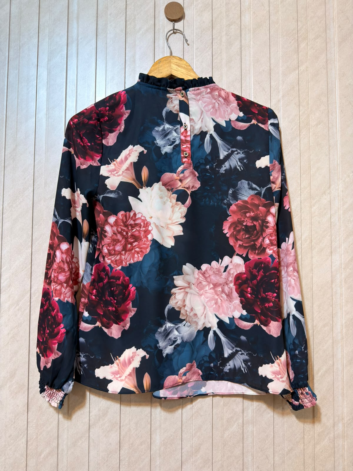 Chest 17  Lenght 25  Fabric chiffon Western Women’s Full Sleeve Top