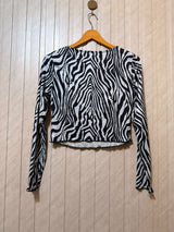 Chest 17  Length 16  Fabric Jersey Women’s Fashionable Crop Top