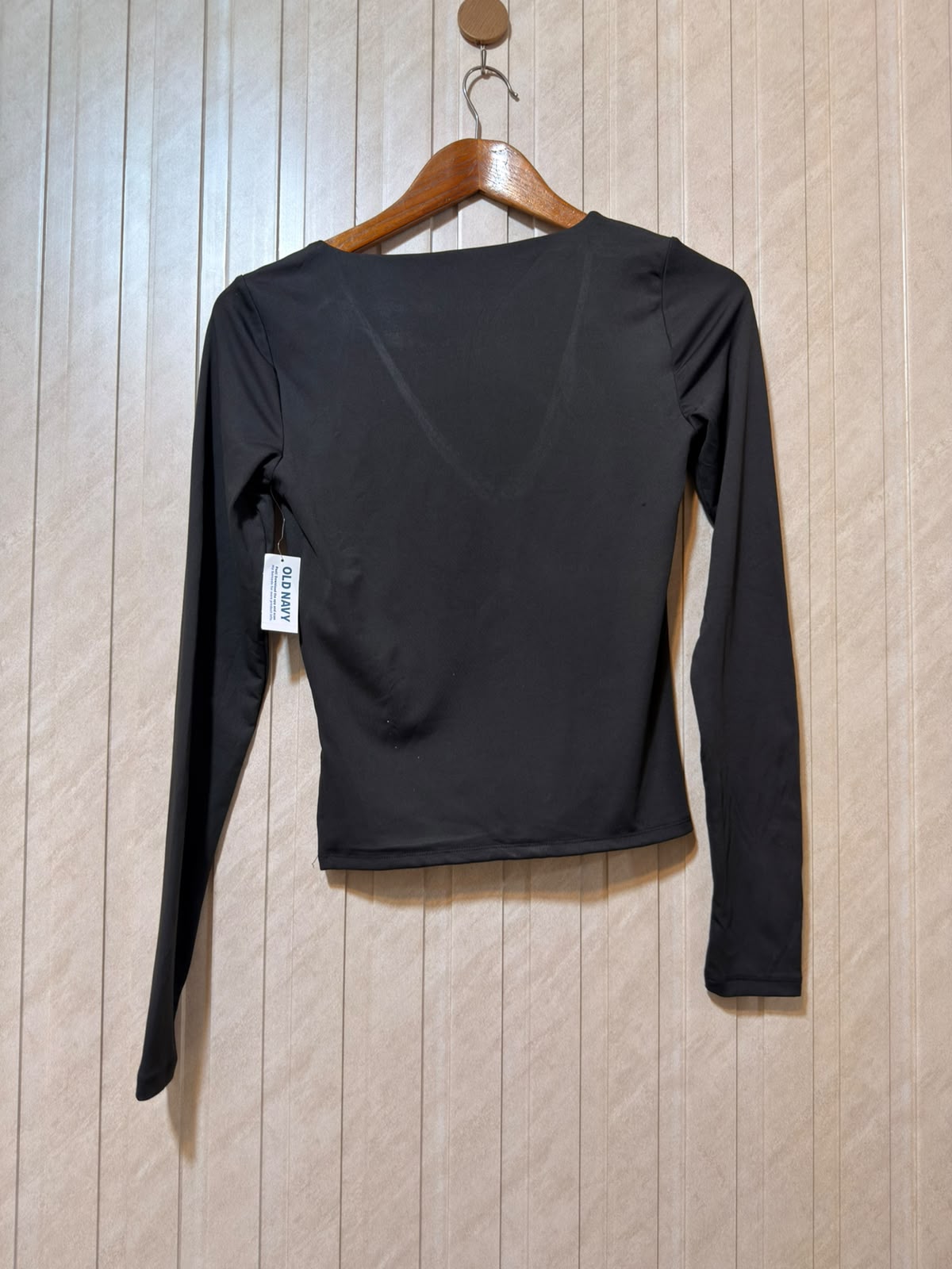Chest 18  Length 17  Fabric Jersey Women’s Signature Fashion Crop Top