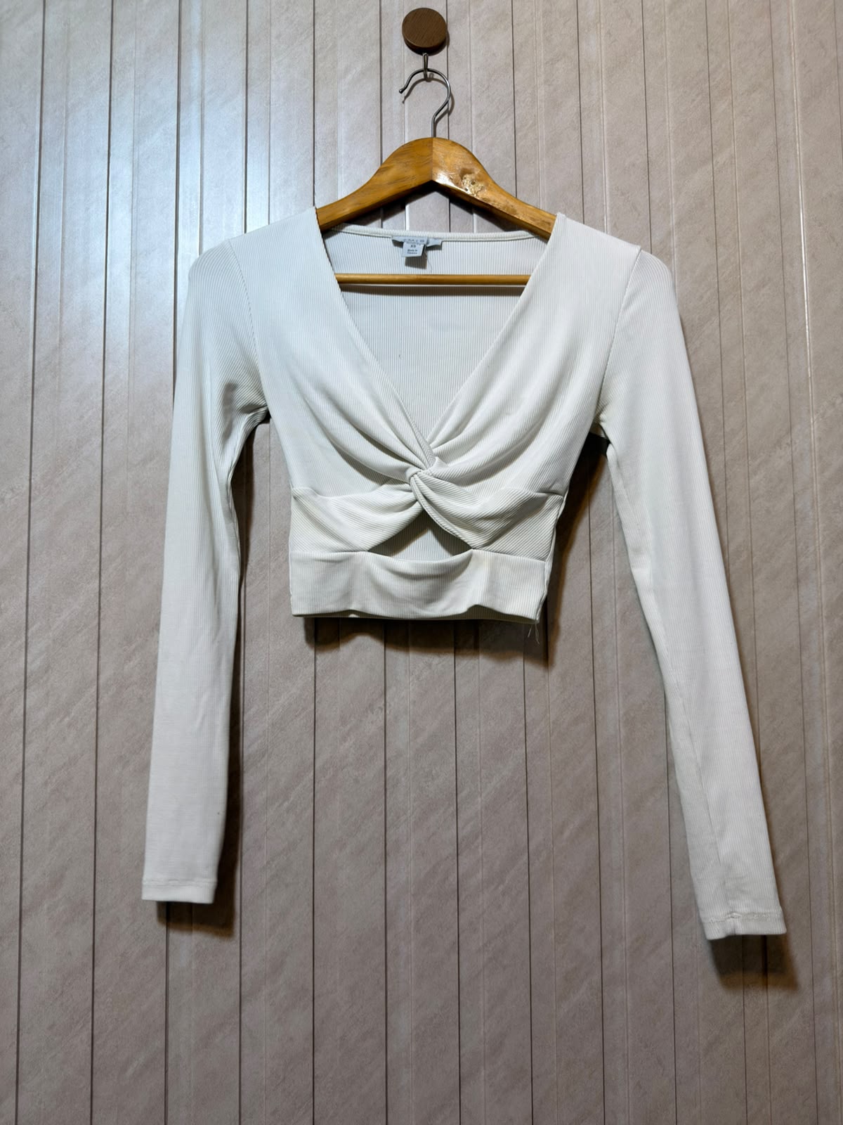 Chest 15  Length 14  Fabric Jersey Women’s Classic Everyday Crop Top