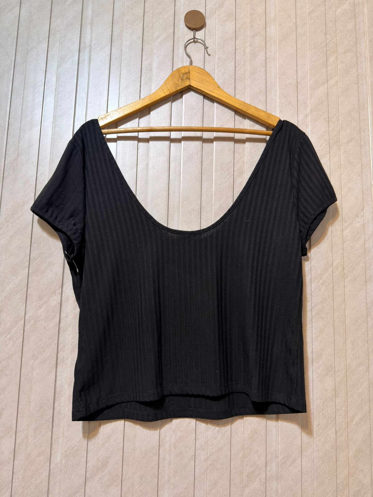 Chest 23  Length 21  Fabric Jersey Women’s Classic Women’s Crop Top