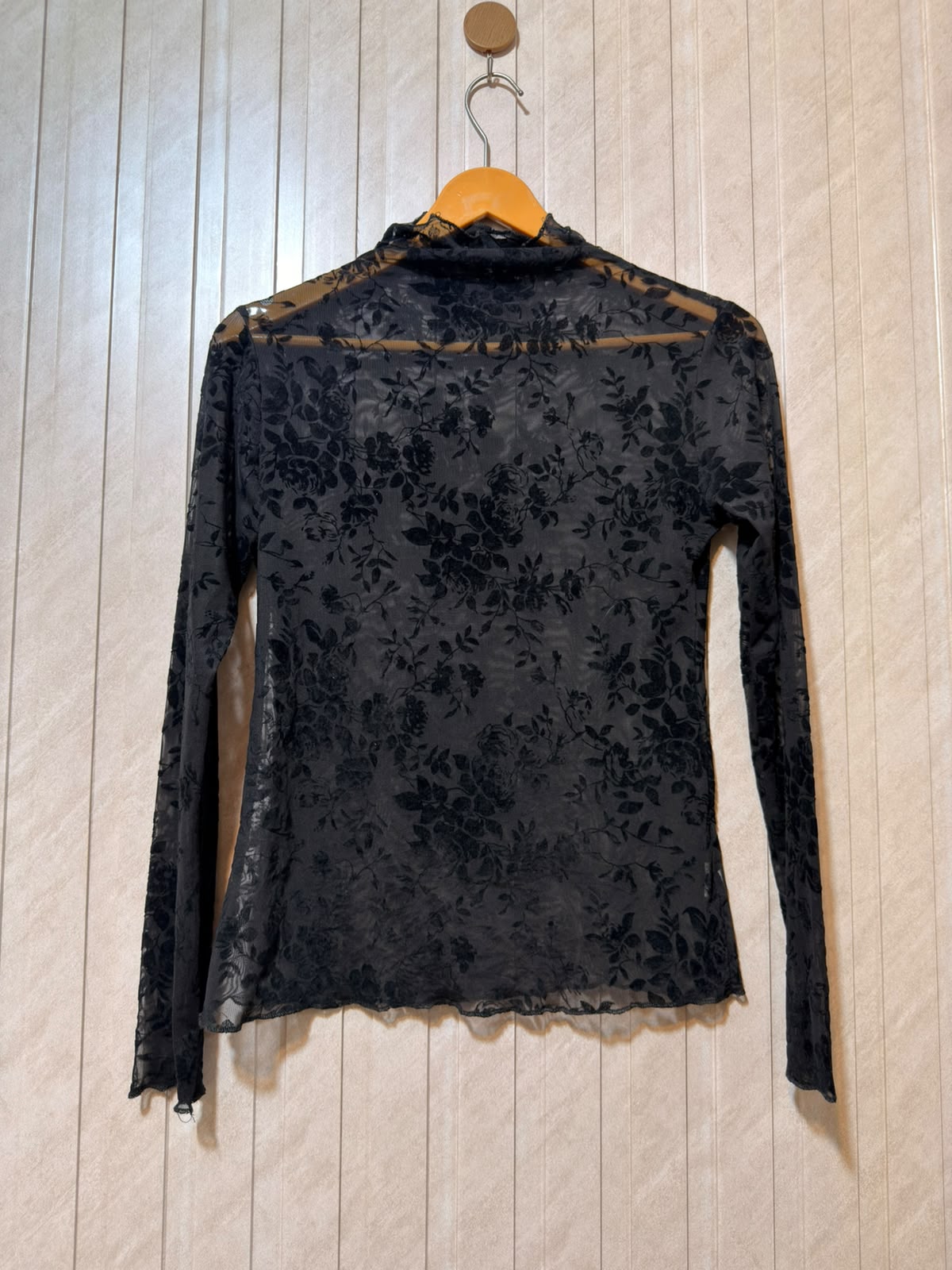 Chest 17  Length 22  Fabric Net Women’s Elegant Branded Crop Top