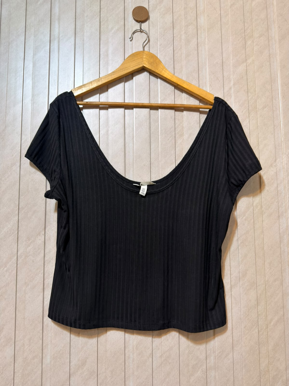 Chest 23  Length 21  Fabric Jersey Women’s Classic Women’s Crop Top