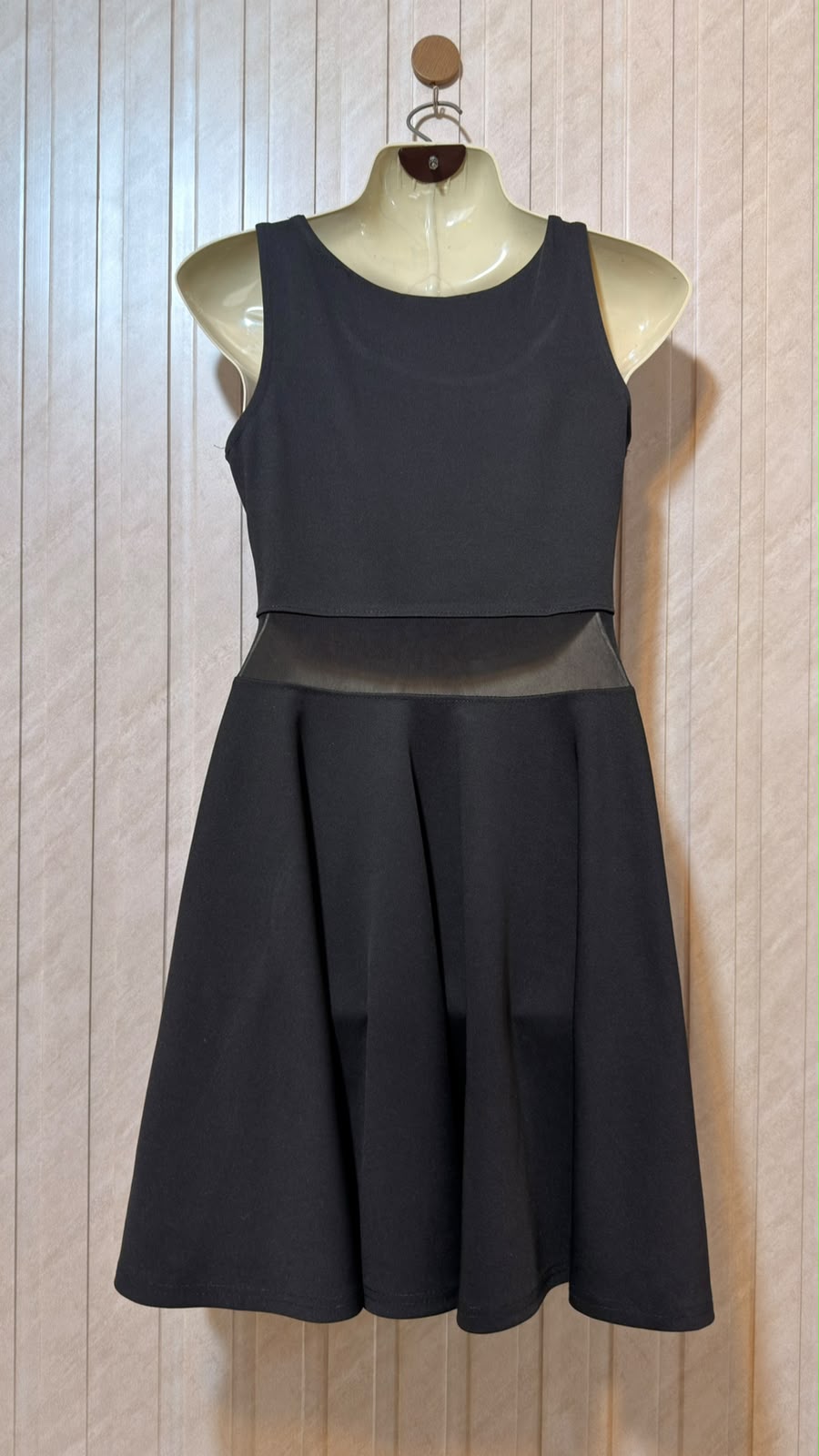 Chest 18  Lenght 32  Fabric silk jersey Women’s Premium Collection Mini Dress