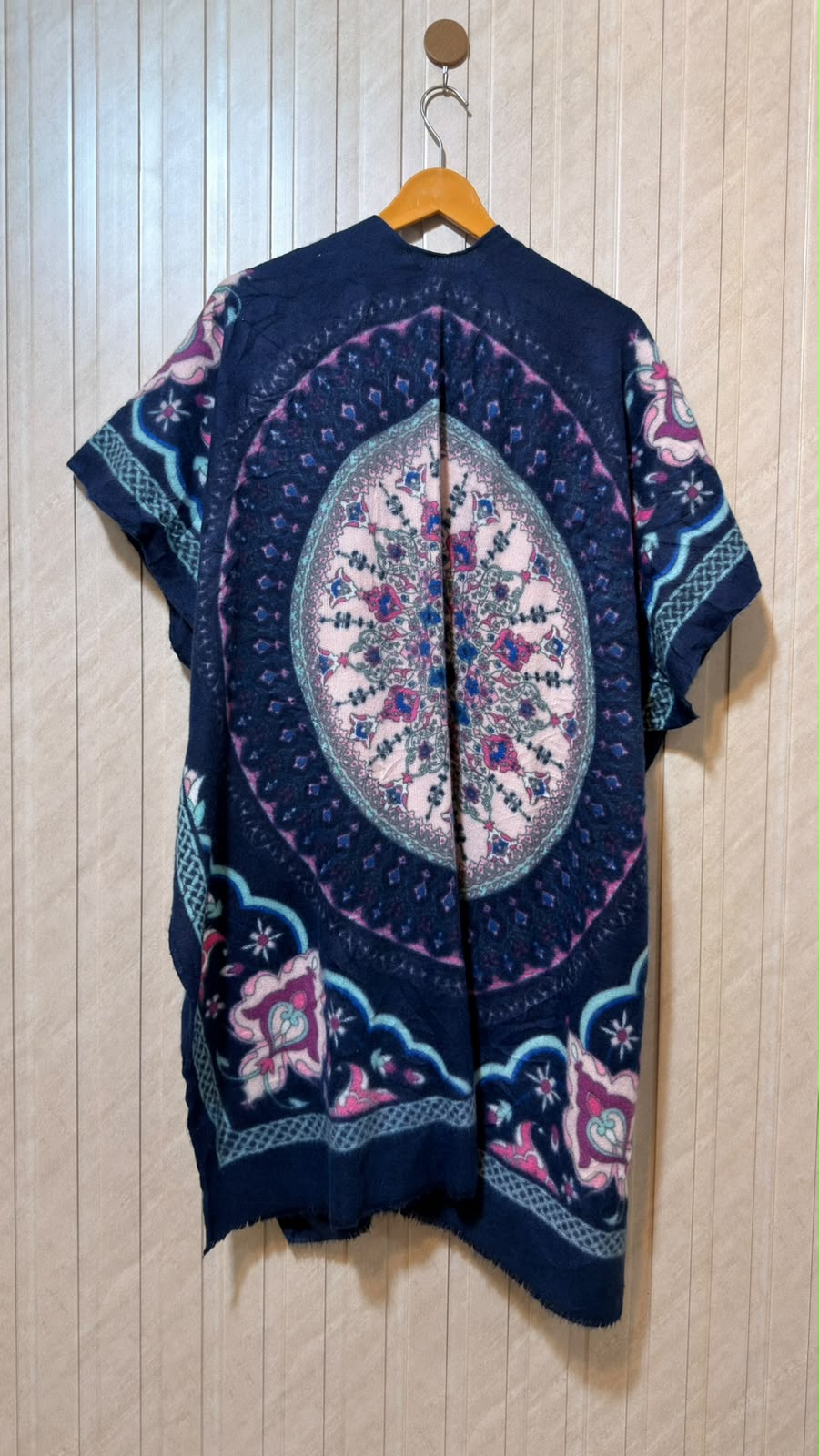 Women's Essential Shawl