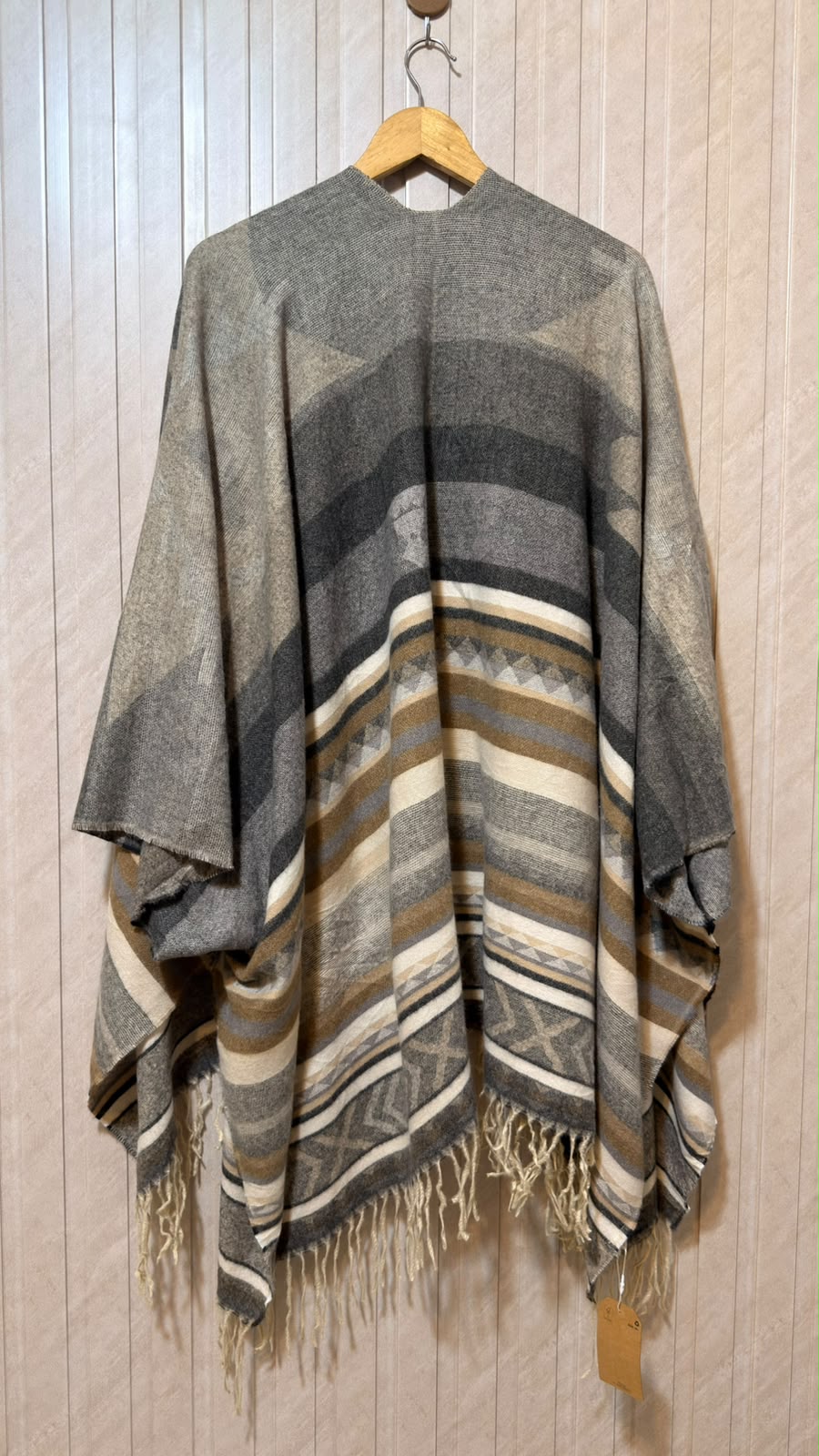 Women's Timeless Shawl