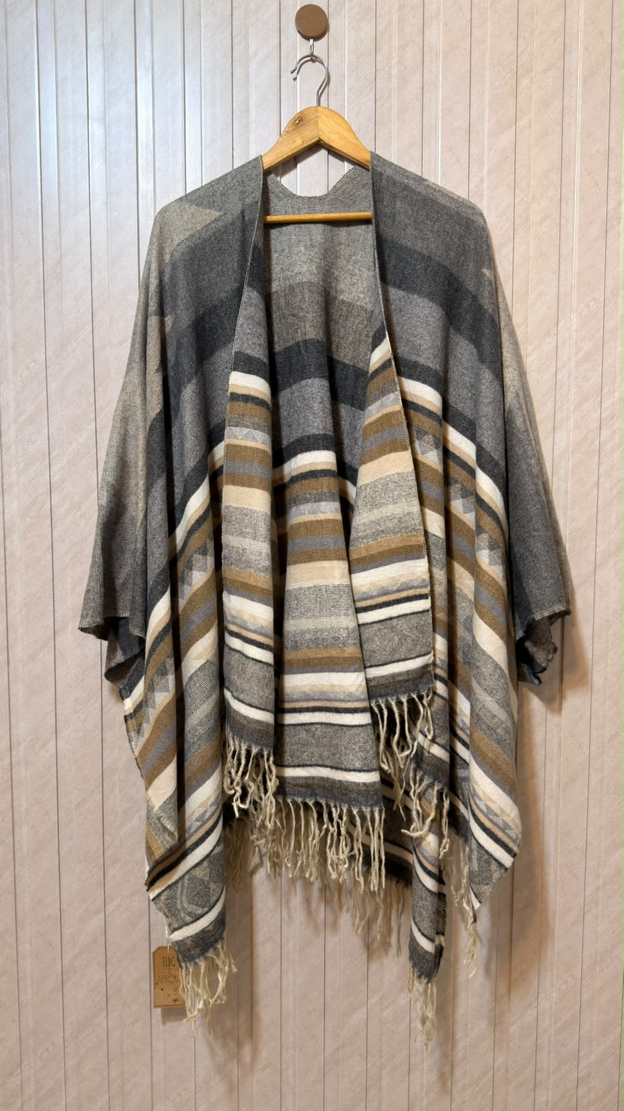 Women's Timeless Shawl