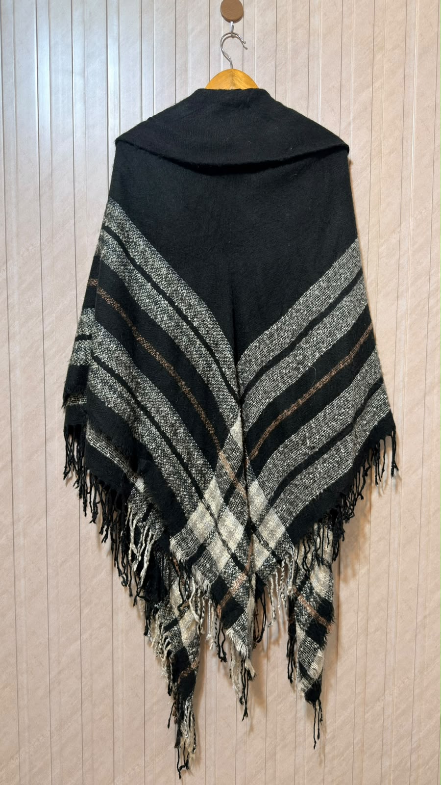 Women's Modern Shawl