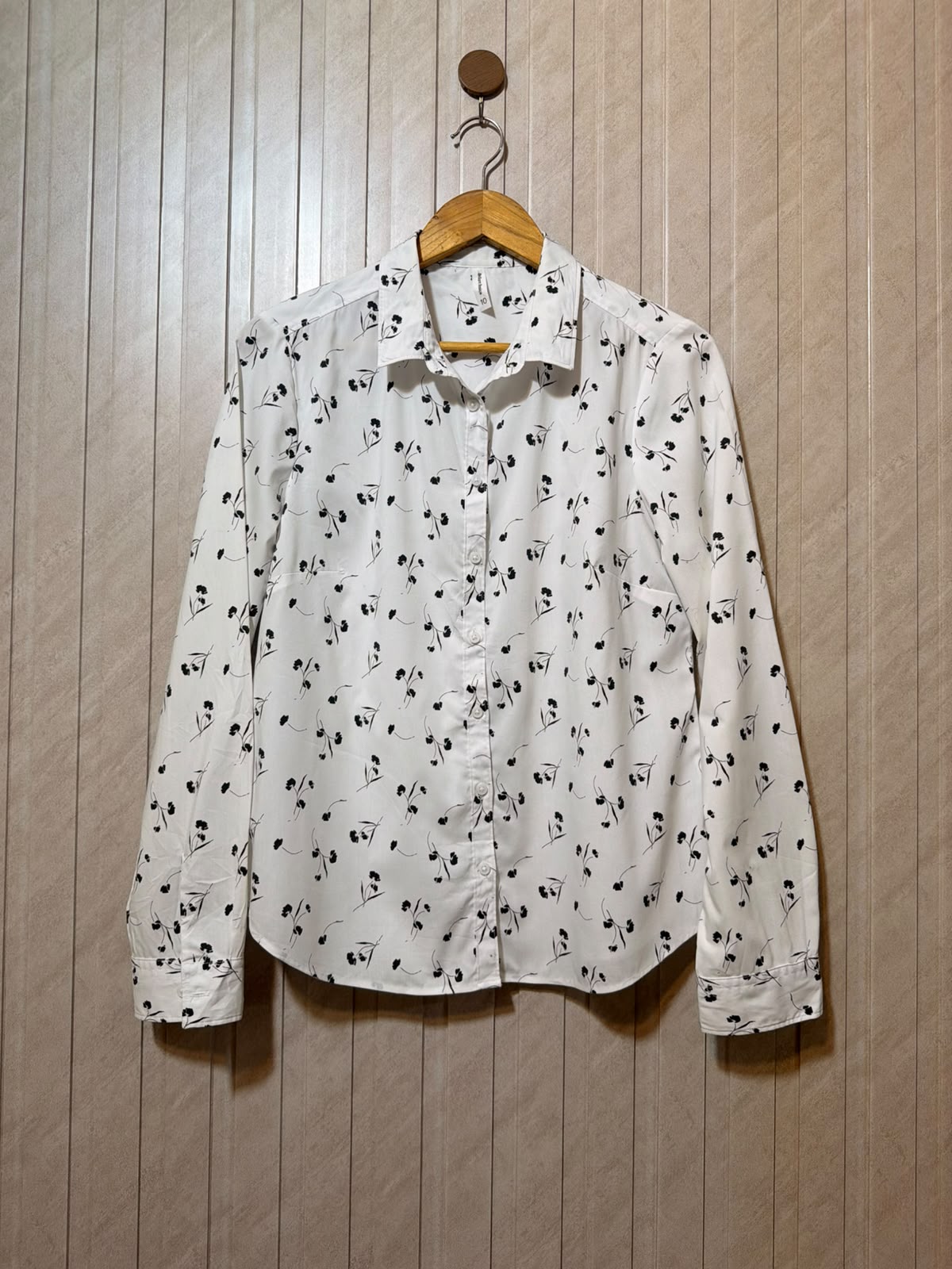 Chest 18  Length 24  Fabric Cotton Silk Casual Women’s Full Sleeve Top