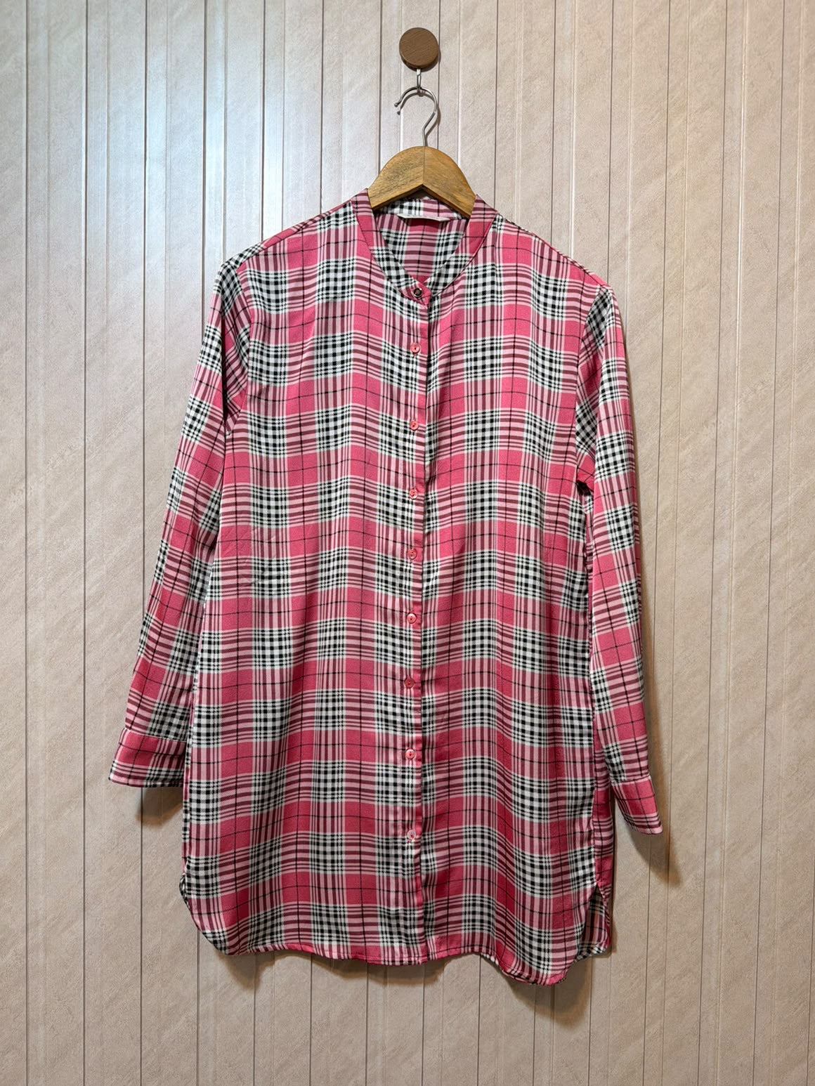 Chest 19  Length 32  Fabric Silk Stylish Women’s Full Sleeve Top