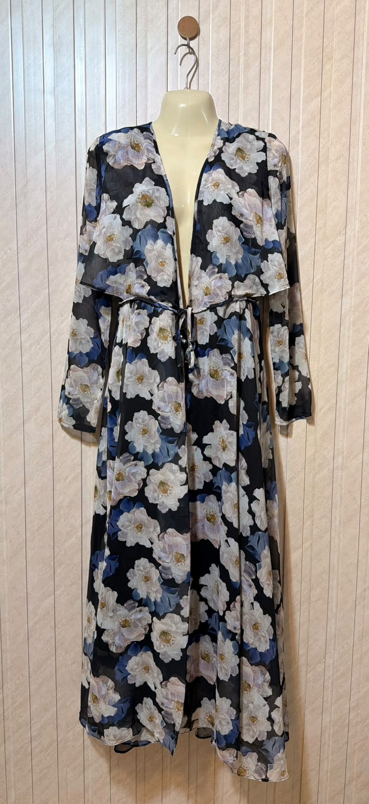 Chest 19  Length 51  Fabric Chiffon Western Long Gown