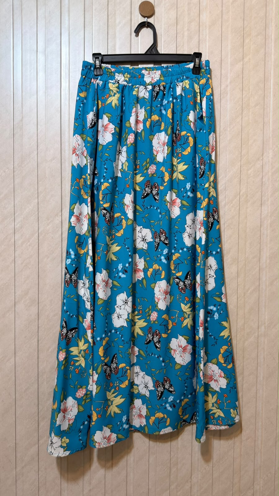 Waist 34  Lenght 40  Fabric silk Ladies Western Skirt