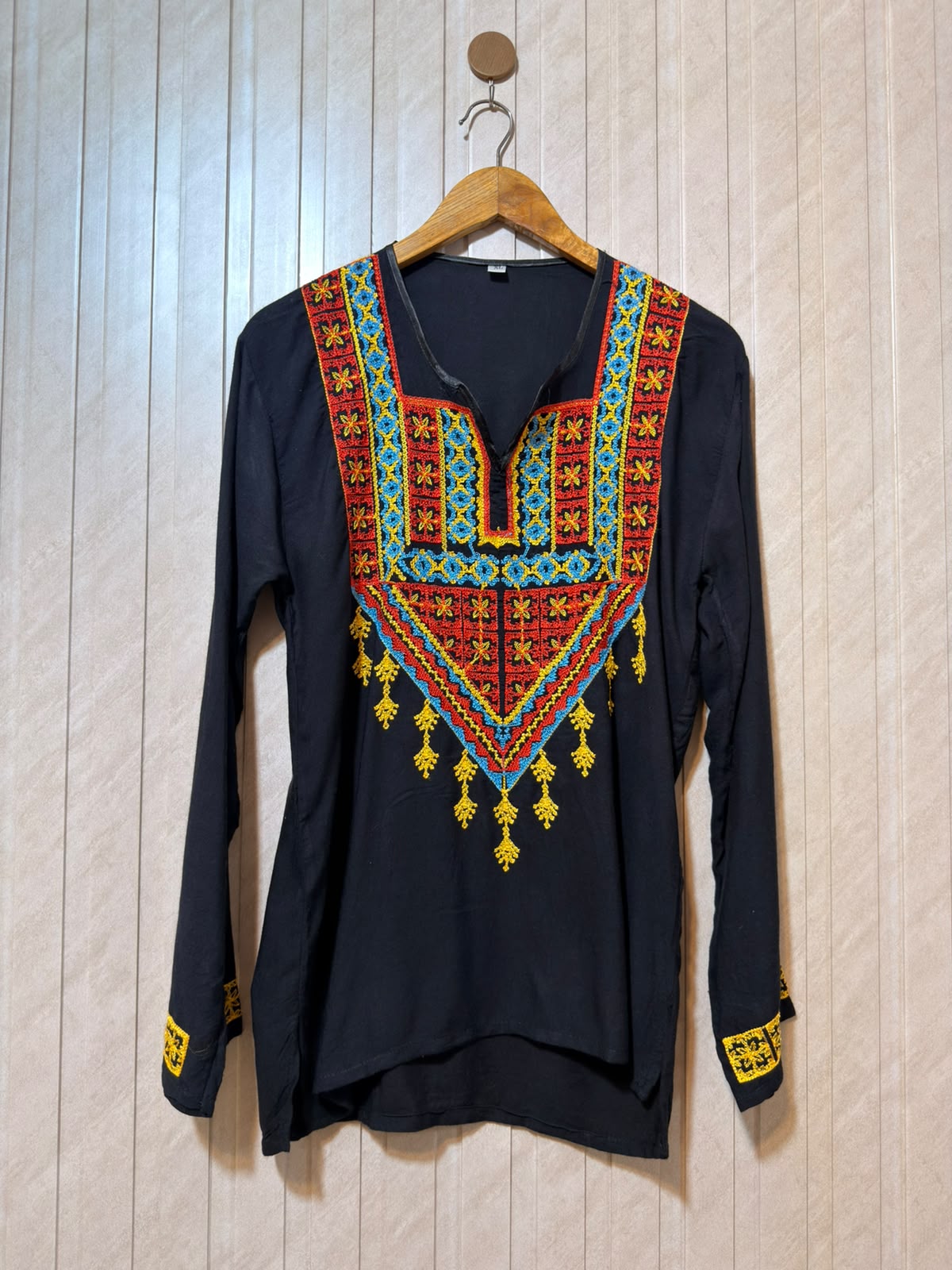 Chest 18  Lenght 26 to 29  Fabric linen Western Branded Women’s Full Sleeve Top
