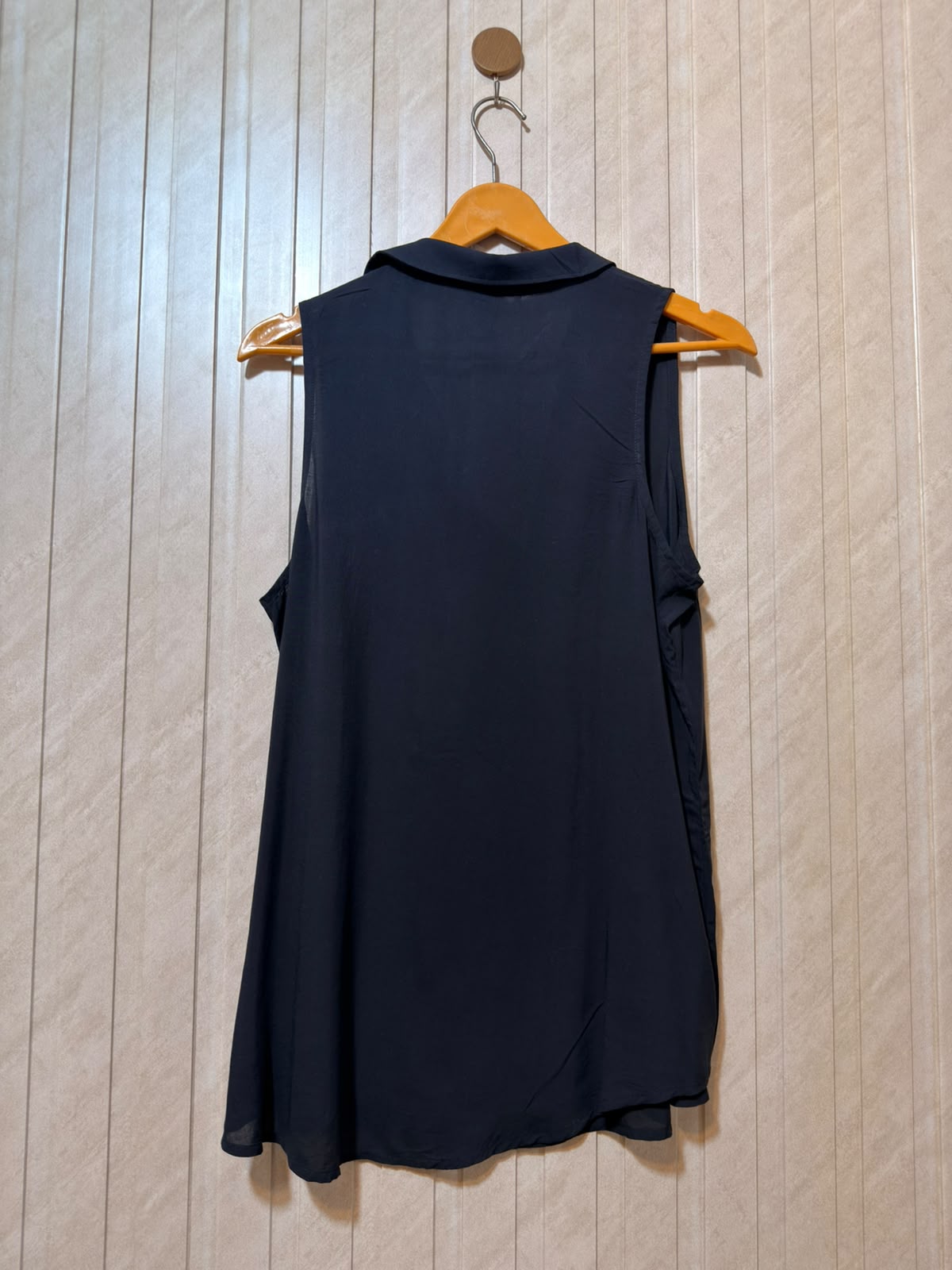 Chest 20  Lenght 27  Fabric linen Elegant Women’s Sleeveless Top