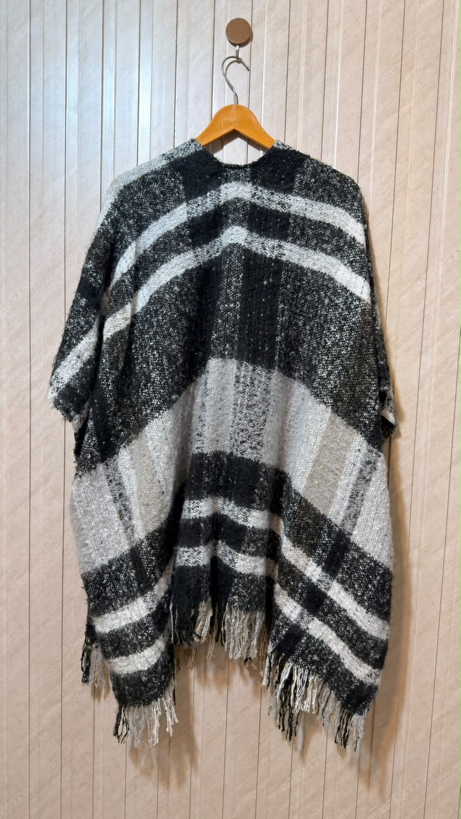 Women’s Graceful Shawl