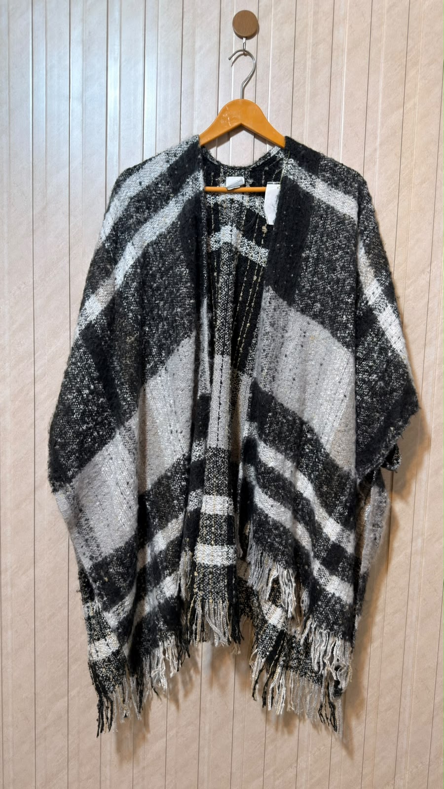Women’s Graceful Shawl
