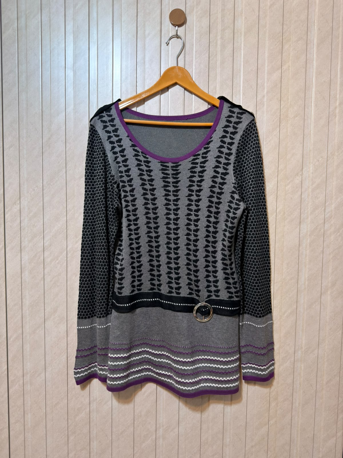 Chest 21  Lenght 30 Contemporary Women’s Winter Top