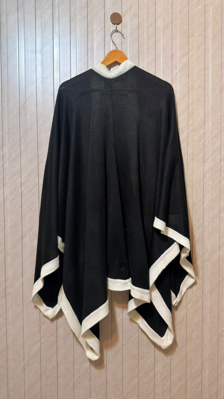 Elegant Women’s Shawl