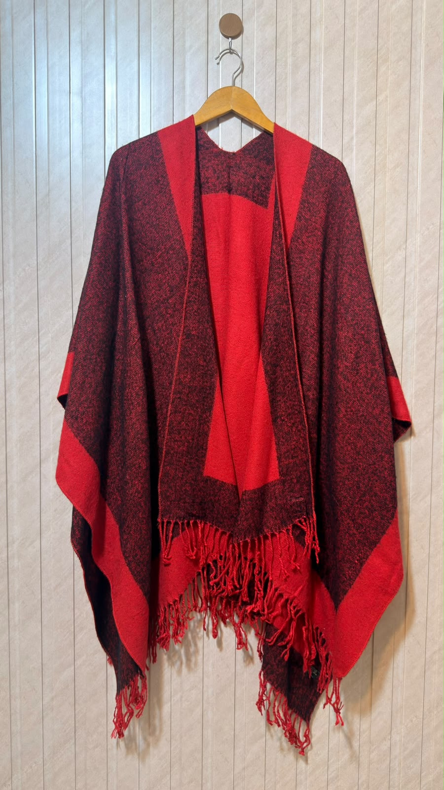 Classic Women’s Shawl