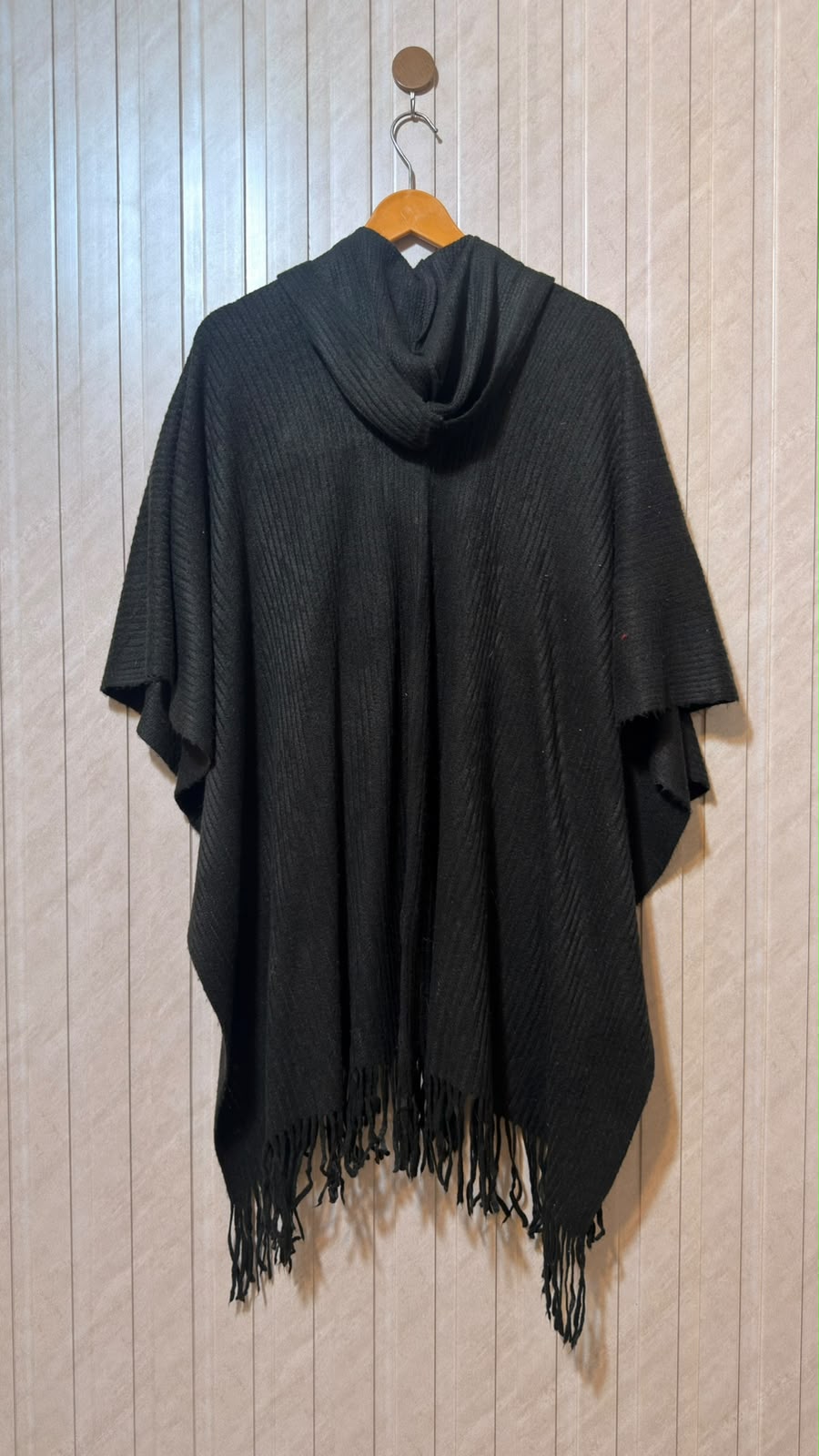 Fashionable Women’s Shawl