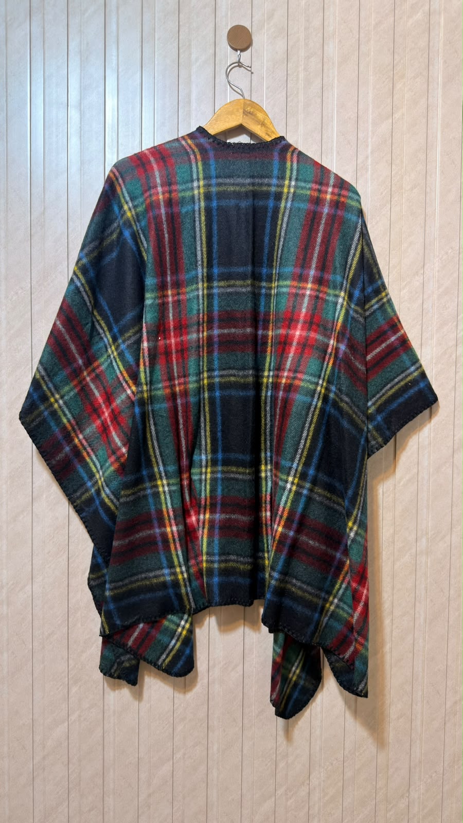 Timeless Women’s Shawl
