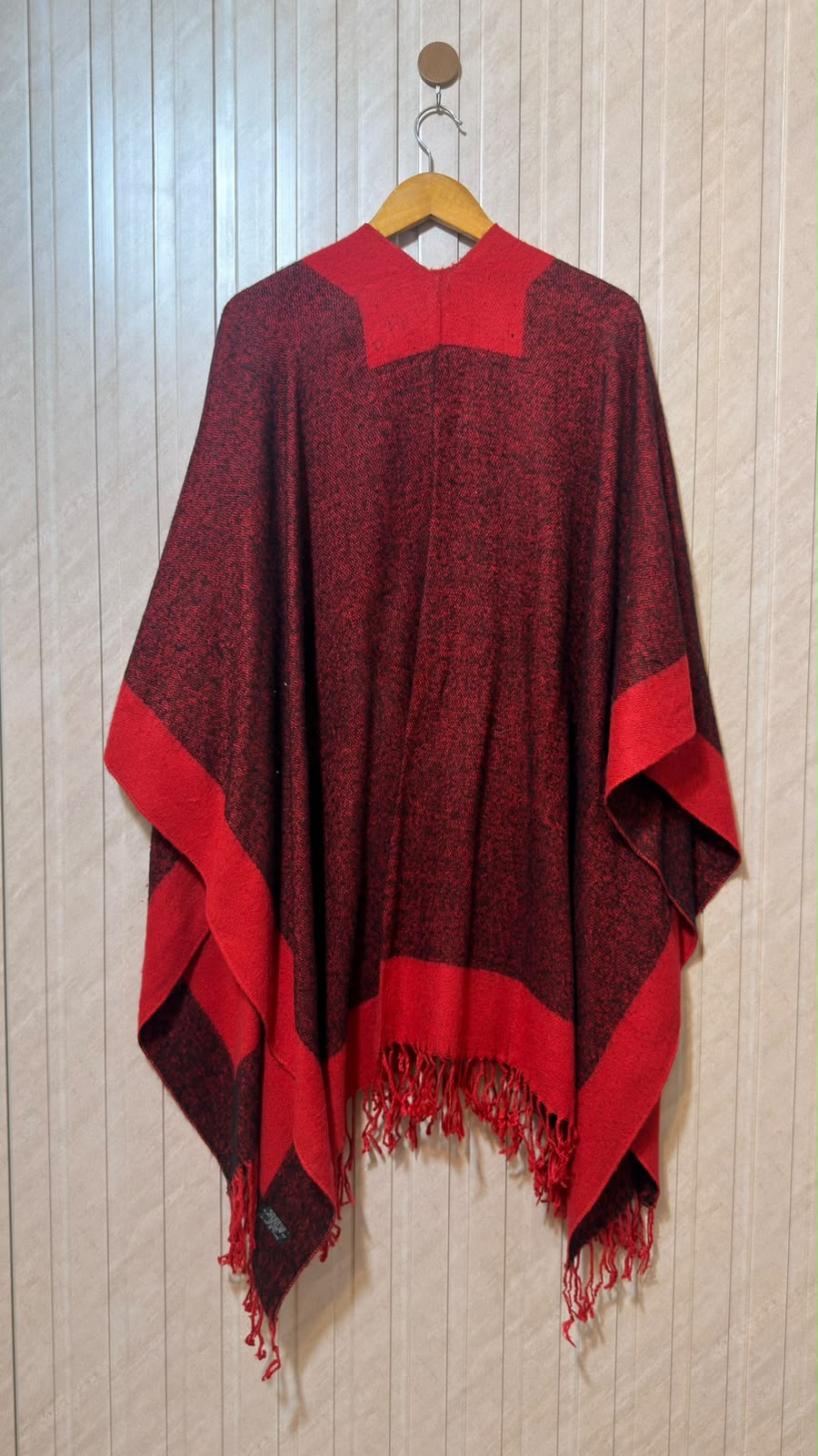 Classic Women’s Shawl