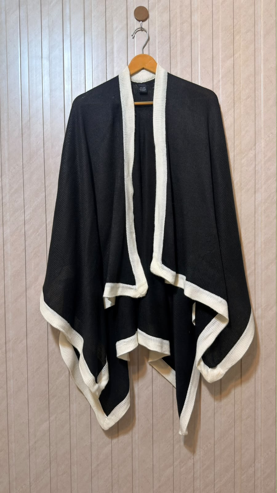 Elegant Women’s Shawl