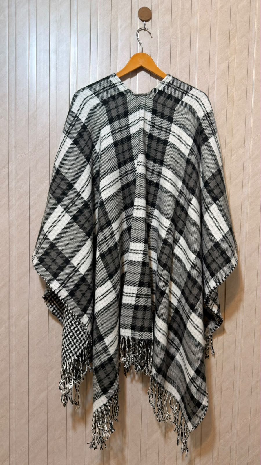 Women’s Stylish Shawl Collection