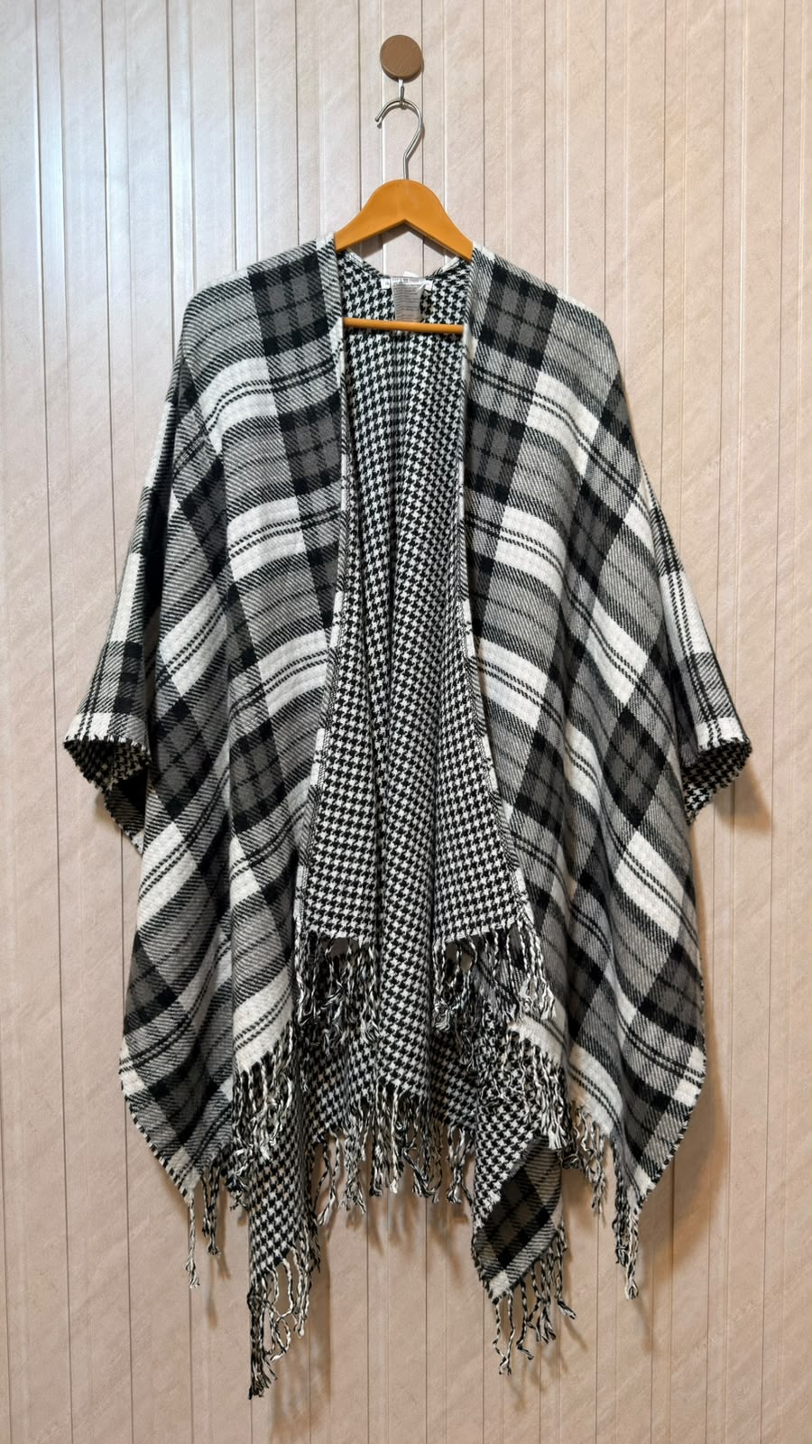 Women’s Stylish Shawl Collection