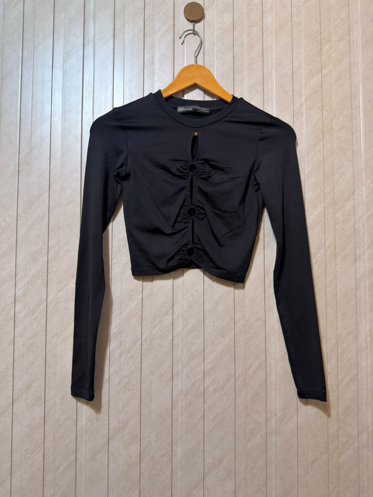 Chest 15  Lenght 13  Fabric jersey Women’s Crop Top
