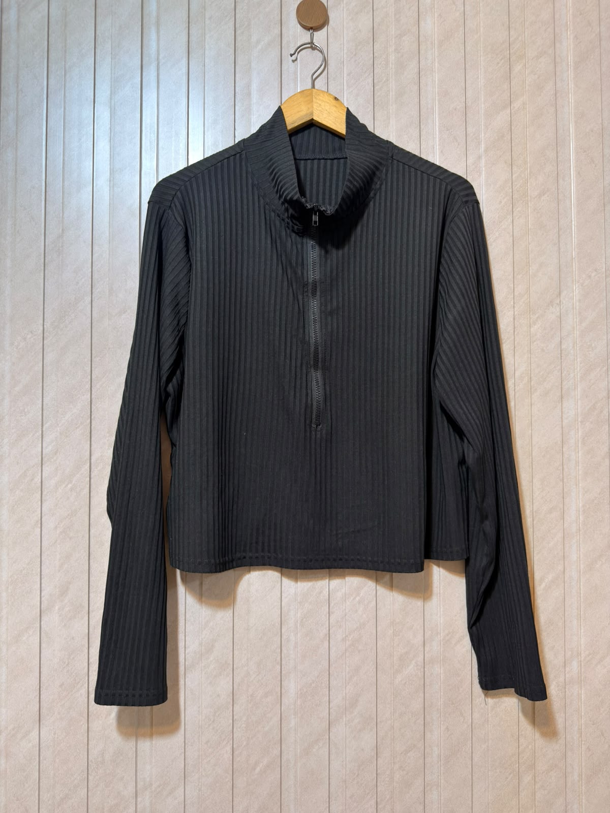 Chest 22  Lenght 20.5  Fabric silk jersey Fashion Forward Women’s Crop Top