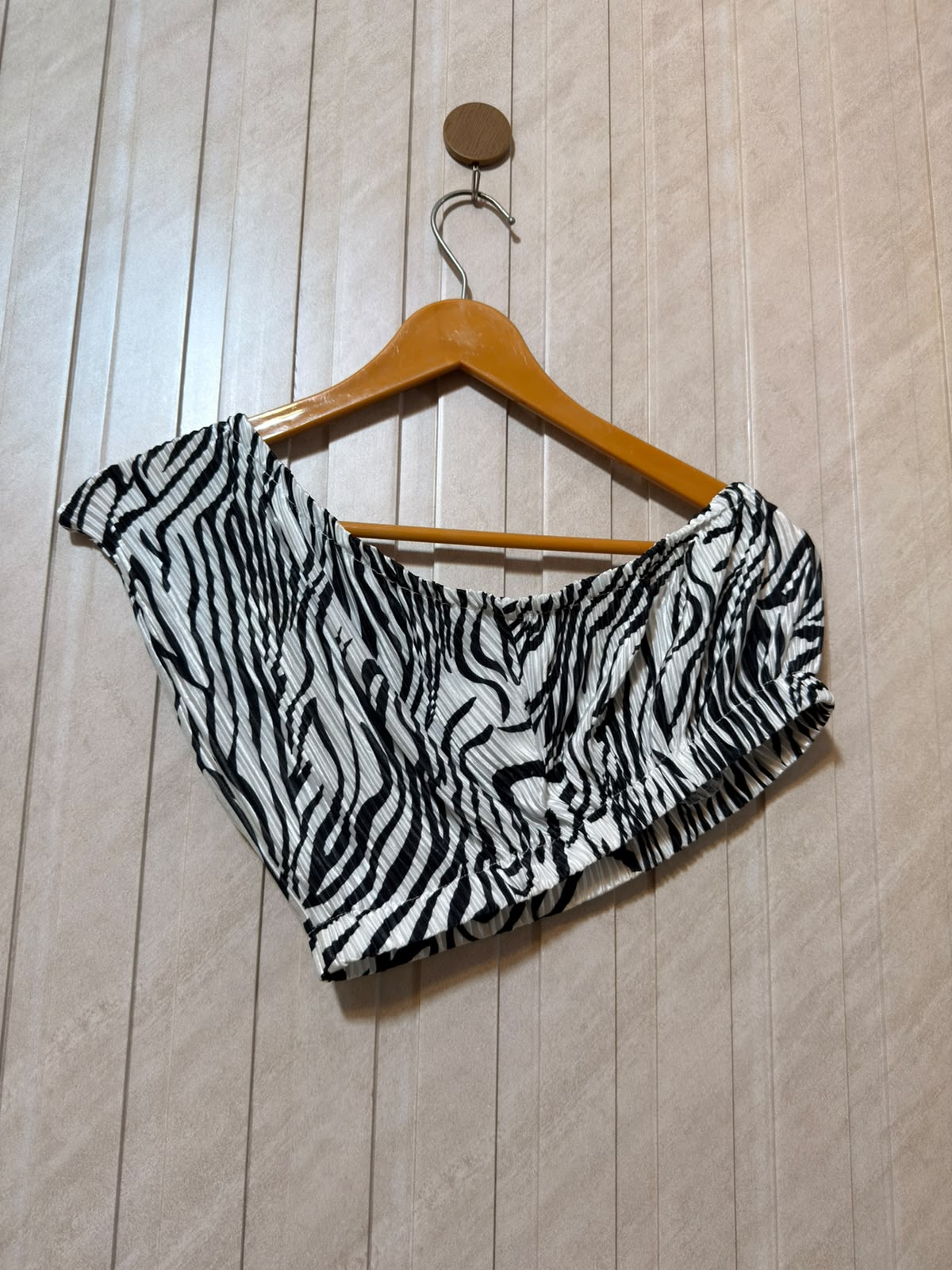 Chest small  Lenght 11  Fabric silk Fashionable Women’s Crop Top