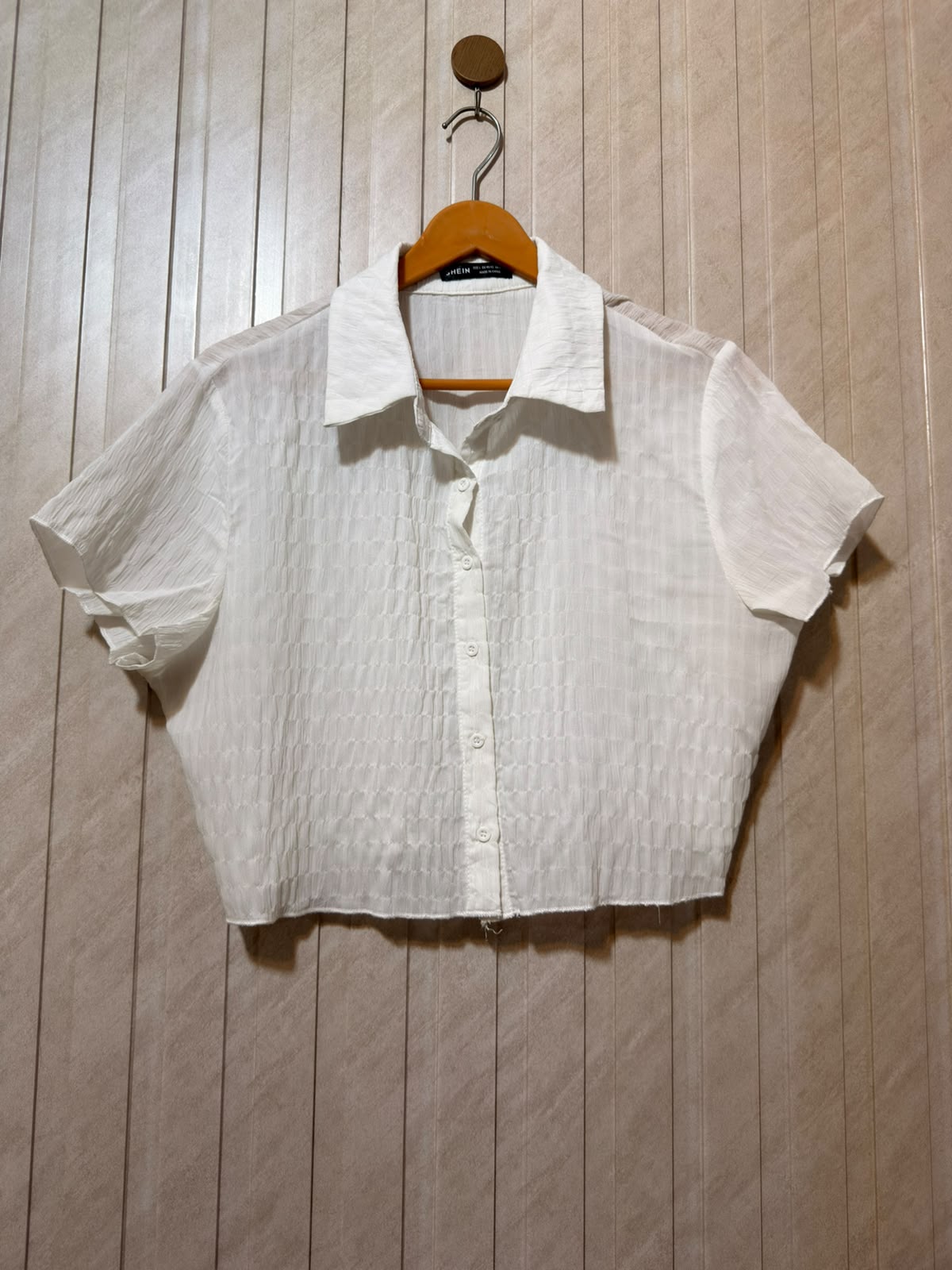 Chest 20  Lenght 16  Fabric rayon Modern Classic Women’s Crop Top