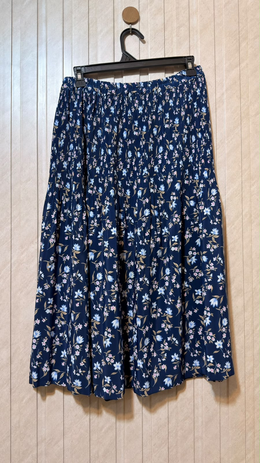 Waist 26  Lenght 29  Fabric silk Luxury Women’s Skirt