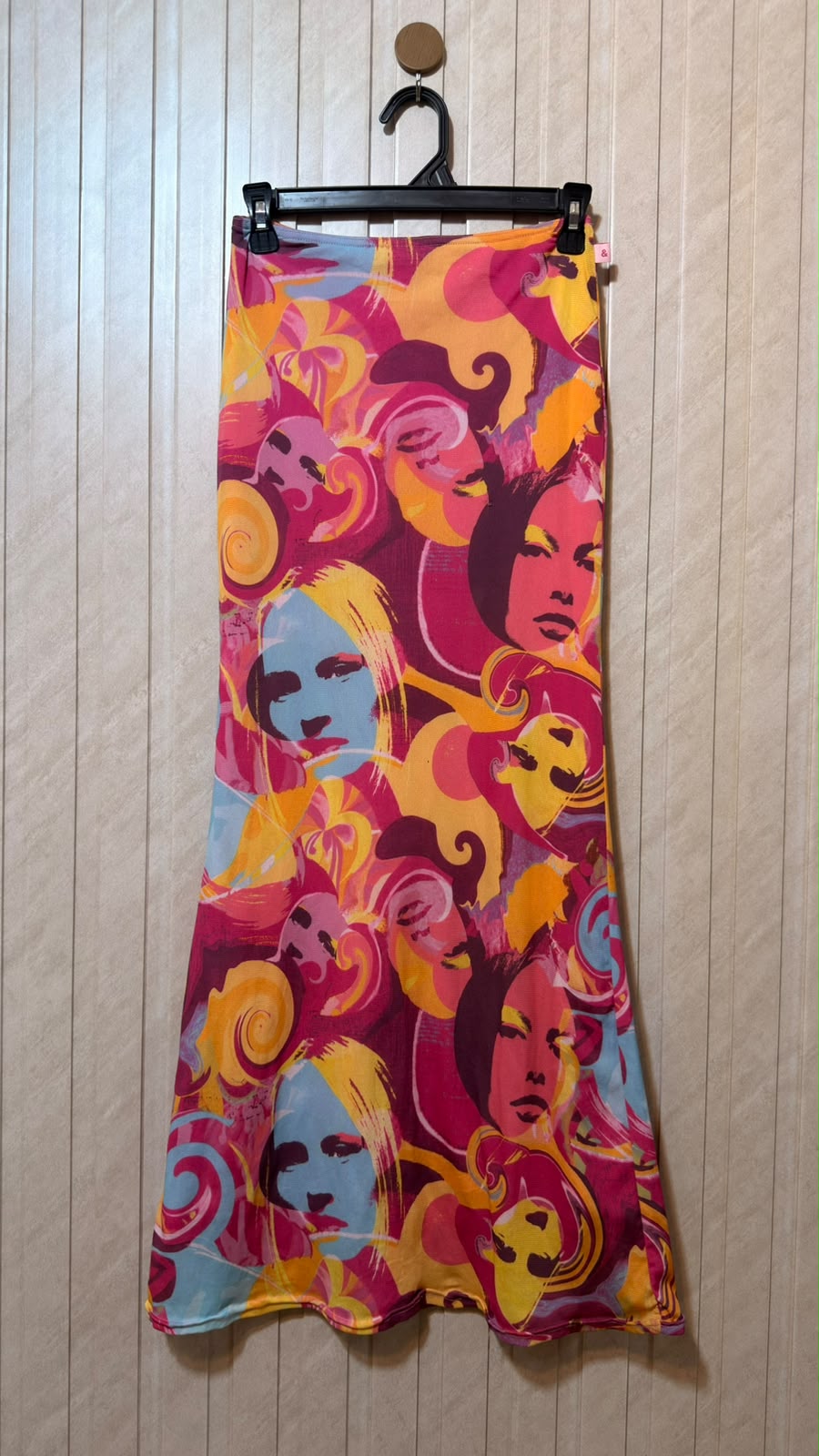 Waist 30  Lenght 37  Fabric net Stylish Women’s Skirt